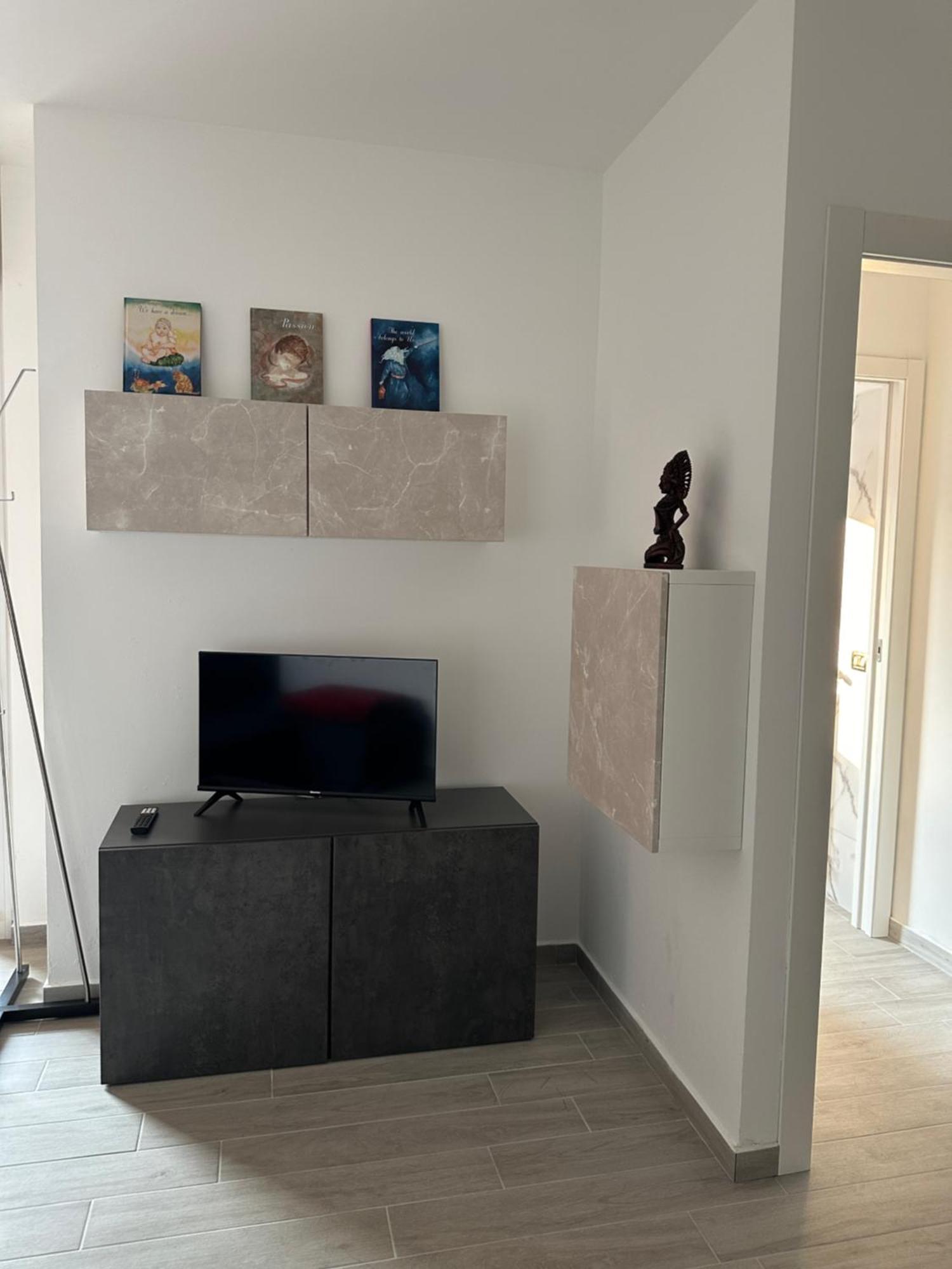 Deluxe Comfortable Suite With Balcony Downtown 卡斯泰兰扎 外观 照片